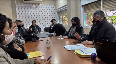 Conexi�n al agua potable y la seguridad, temas de la reuni�n entre vecinos de Las Tacuaritas y funcionarios