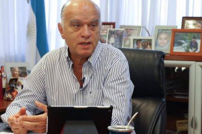 El intendente de Lan�s dio positivo de coronavirus y est� aislado con buen estado de salud