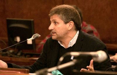 �Es muy llamativo que quien puede reemplazar al intendente, tenga dudas sobre el aumento del boleto�