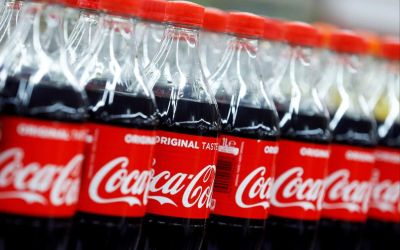 Ventas de Coca-Cola se desploman 28% por cierres de bares y restaurantes