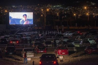Cosas que s�: un pueblo santafesino transform� un basural en un predio para autocine