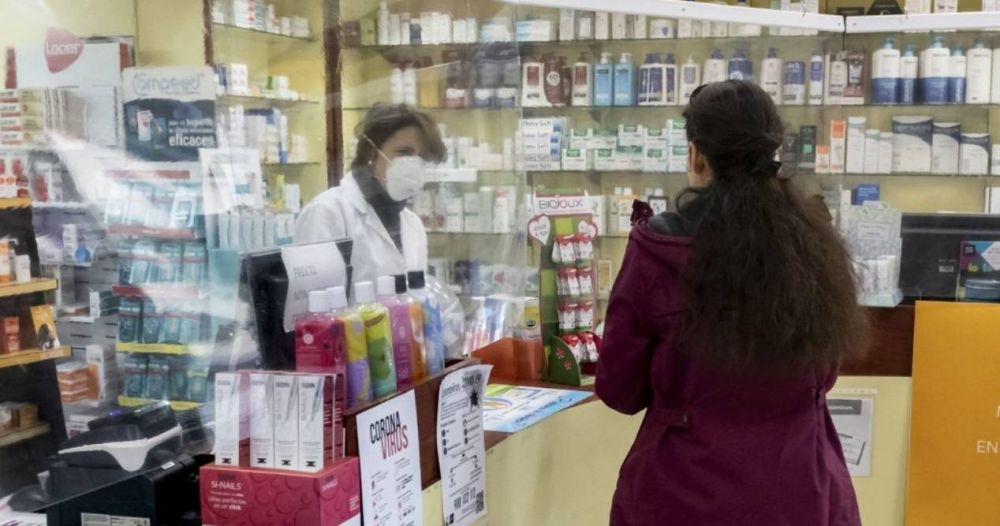 La rebelin de los esenciales: empleados de farmacia en alerta en demanda de aumento salarial