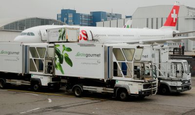 La crisis aeron�utica arrastra a la firma de catering Gate Gourmet que cort� 190 contratos y dej� de pagar sueldos