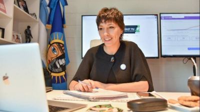 En el pico de la pandemia, Mayra Mendoza desvincul� a una veintena de municipales