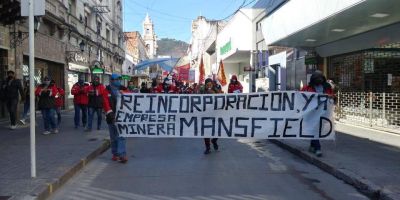 250 mineros quedaron sin trabajo en medio de la pandemia y llevan 50 d�as de acampe en Salta