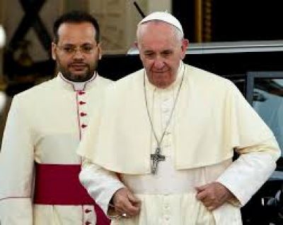 Monseñor Gaid termina su mandato como secretario privado del Papa
