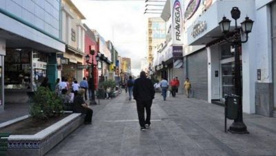 Al menos 400 empleados de comercio se quedaron sin trabajo