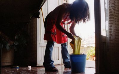 Ms de 330 mil trabajadoras de casas particulares son informales en el AMBA