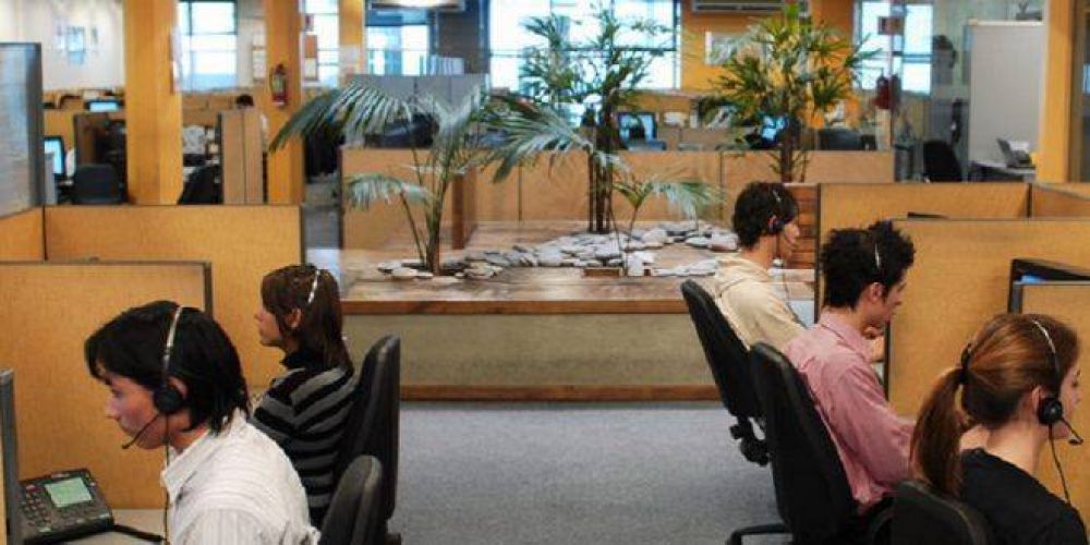 Call centers de Fibertel, La Caja y Claro violan la ley y ocultan casos de coronavirus
