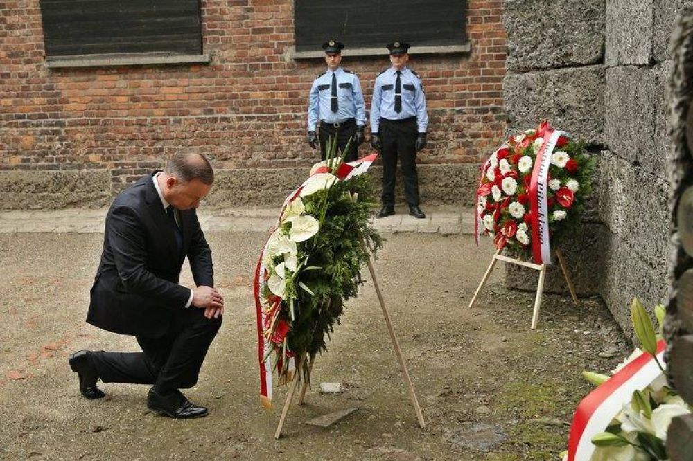 Judíos, cristianos y romaníes de Alemania conmemoran el Holocausto en el campo de exterminio de Auschwitz