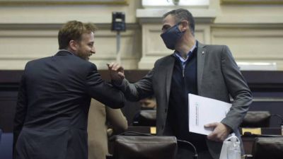 Kicillof tuvo que resignar fondos para intendentes pero consigui� un endeudamiento de USD 500 millones