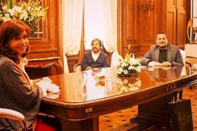 Cristina Kirchner trabaja en un redise�o de los planes sociales con los dirigentes barriales