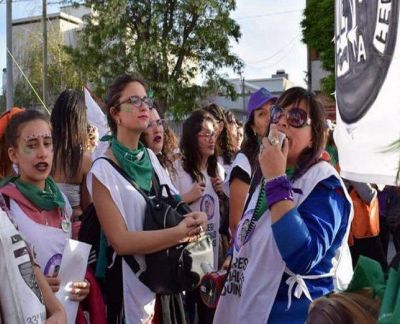Mujeres judiciales de Neuquén van a un paro en repudio al Fiscal Terán