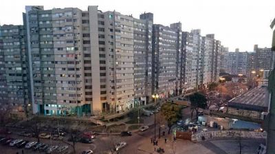 El 60% de los porte�os de clase media baja dej� de comprar alimentos o los cambi� por la crisis