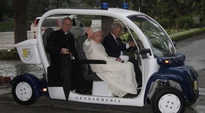 Enfermedad de Benedicto XVI est� disminuyendo, dice Mons. G�nswein
