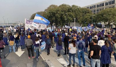 Protestas y caravanas de los trabajadores de LATAM en defensa de los más de 1.700 empleos