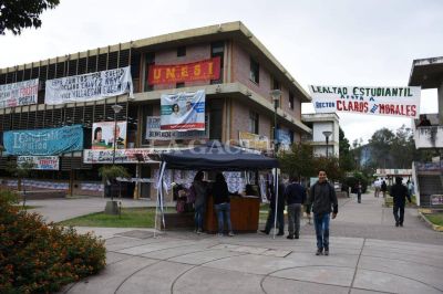 Salta: Trabajadores no-docente denuncian falta de protocolo, tras caso positivo en Unsa