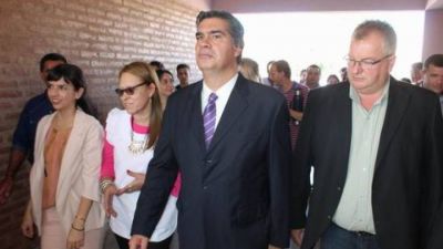 Chaco: Intendente del espacio de Capitanich tendr�a a medio gabinete cobrando el IFE