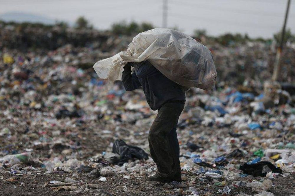Sortear el coronavirus entre la basura de un gigantesco vertedero mexicano