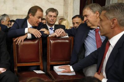 El oficialismo negocia cargos judiciales en el interior por los votos para aprobar la reforma judicial