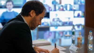 El gobierno bonaerense gastar� m�s de 2 millones de pesos en reparar 100 metros de vereda