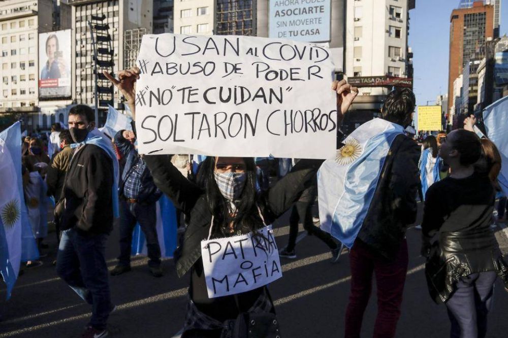 Anticuarentena: Una marcha anti-todo con consignas furibundas