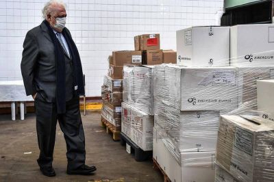 El Ministerio de Salud denunci� el hallazgo de millones de vacunas vencidas abandonadas en un frigor�fico