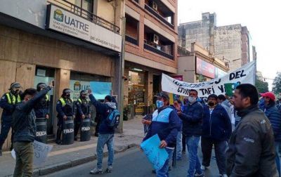 Tucum�n: Peones rurales furiosos con la conducci�n de 