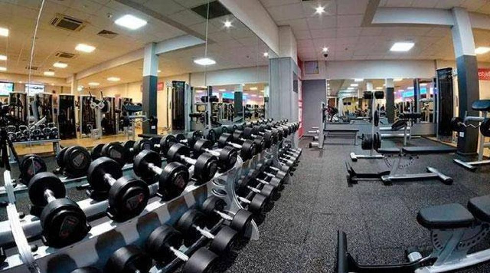 Gimnasios temen �fundirse trabajando� y se�alan que la reducci�n de tasas ser�a �algo meramente simb�lico�