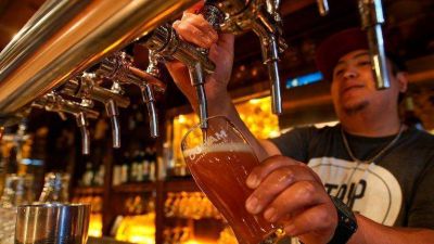 Avanza un proyecto para que comercios gastron�micos de la Ciudad de Buenos Aires no paguen Ingresos Brutos por 6 meses