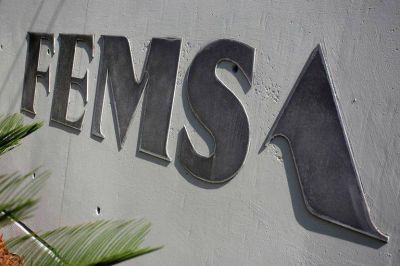 Moody's y Fitch asignan notas a emisi�n de bonos de mexicana Coca-Cola FEMSA
