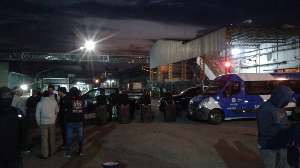 Crece el conflicto y los trabajadores de Algodonera Avellaneda ya bloquean dos plantas de Vicentin