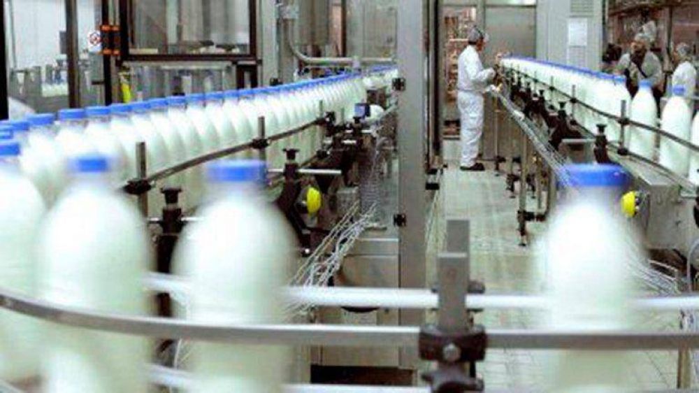Empresas y gremios del sector lcteo lograron un acuerdo salarial: qu se firm