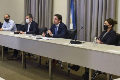 Rechazo oficial al protocolo porte�o de abrir espacios digitales en las escuelas