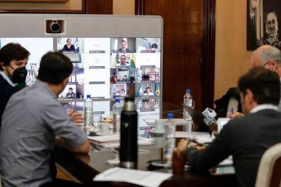 Kicillof les pidi� a los intendentes del GBA 