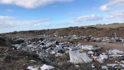 Vecinos de R�o Gallegos se organizaron para limpiar un basural