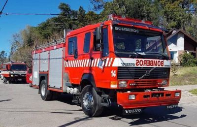Los Bomberos de Sierra de los Padres incorporaron una moderna autobomba
