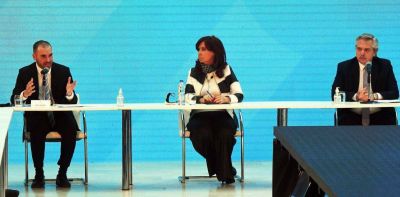 El regreso de Cristina Kirchner a la Casa Rosada: pocas palabras, gui�os a Mart�n Guzm�n y ning�n aplauso