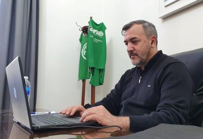Aguiar: �Los buenos vecinos que defiende Weretilneck son Lewis, Zorreguieta, Roemmers y Benetton�