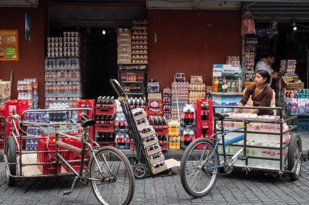 Mxico: Morena propuso un aumento de entre 1.2 y 5 pesos por litro de refresco
