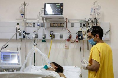 Contundente carta de los trabajadores de terapia intensiva: �No podemos m�s, nos est�n dejando solos�