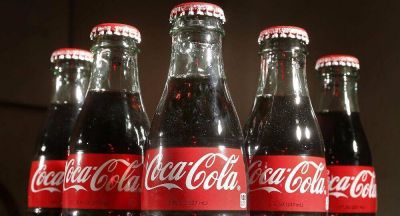 Morena propone aumentar 400% impuesto a refrescos, AMLO muestra su desacuerdo