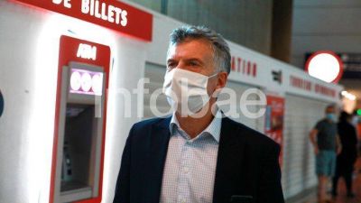 Mauricio Macri regresar� hoy a la Argentina en medio de un clima marcado por fuertes tensiones pol�ticas