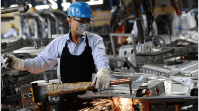 Primeras medidas: el Gobierno vuelca $ 455.000 millones en cr�ditos para apuntalar la industria