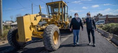 Montenegro supervis� trabajos de asfalto de calles en Bat�n