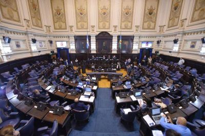 Habilitan por ley transferencia de fondos nacionales a municipios para obras