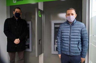 Fernando Gray y el presidente del Banco Provincia inauguraron cajeros automáticos