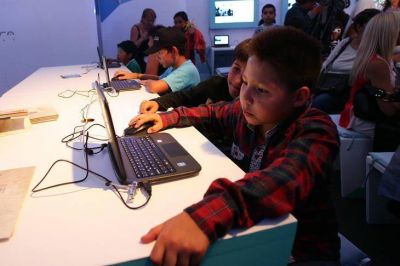Al final, Naci�n propuso hacerse cargo del costo de las computadoras para los alumnos de CABA