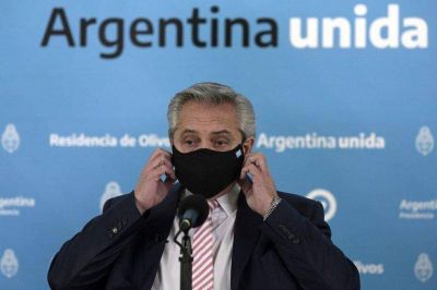 Alberto Fern�ndez juega a la grieta: endurece el discurso, pero debilita sus posiciones hasta en la interna