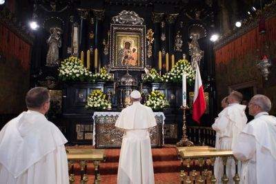 Natividad de la Virgen, el Papa invita a rezar un Avemar�a